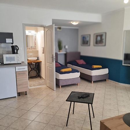 Csever Apartman Tata Extérieur photo