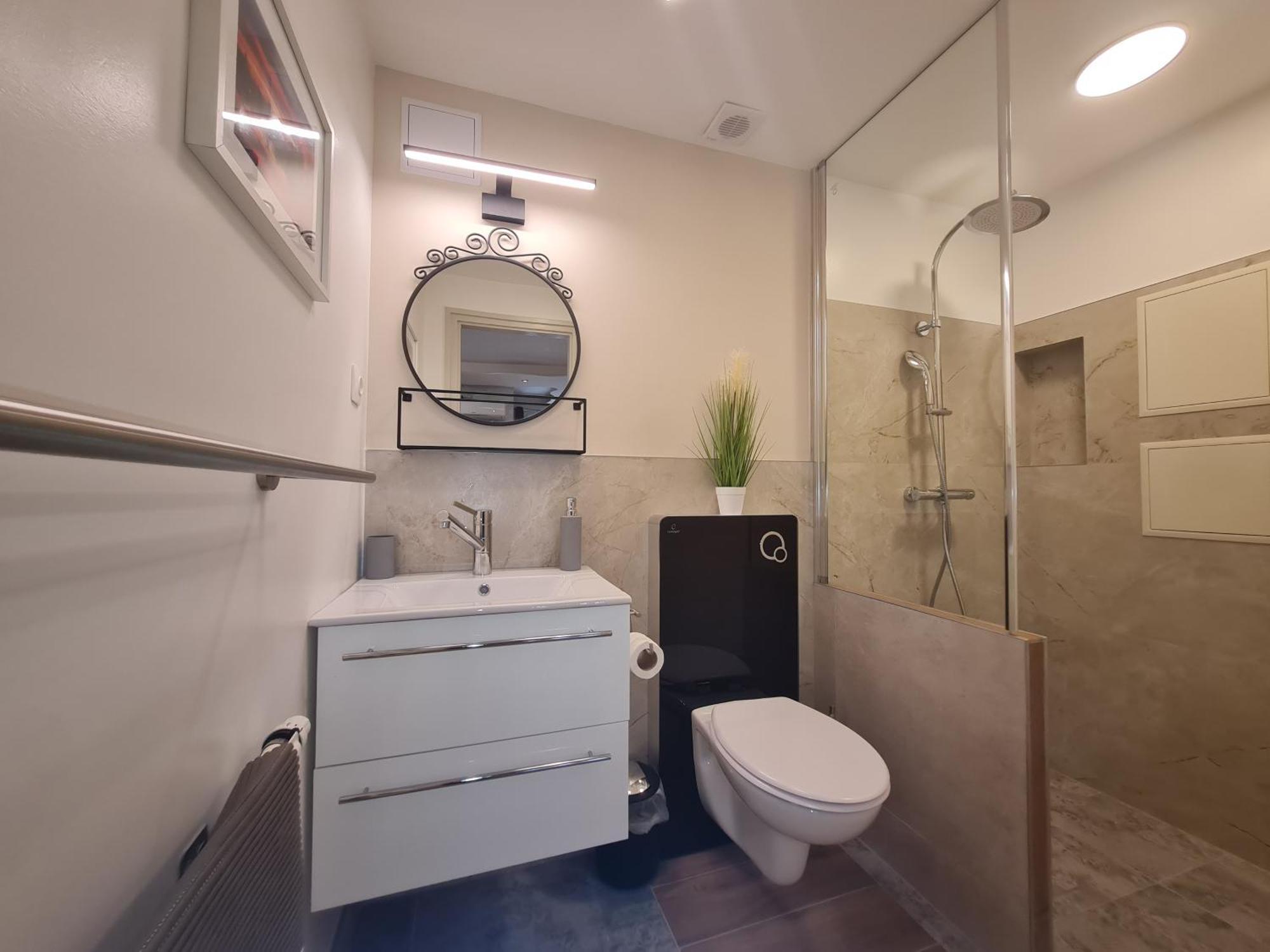 Csever Apartman Tata Extérieur photo