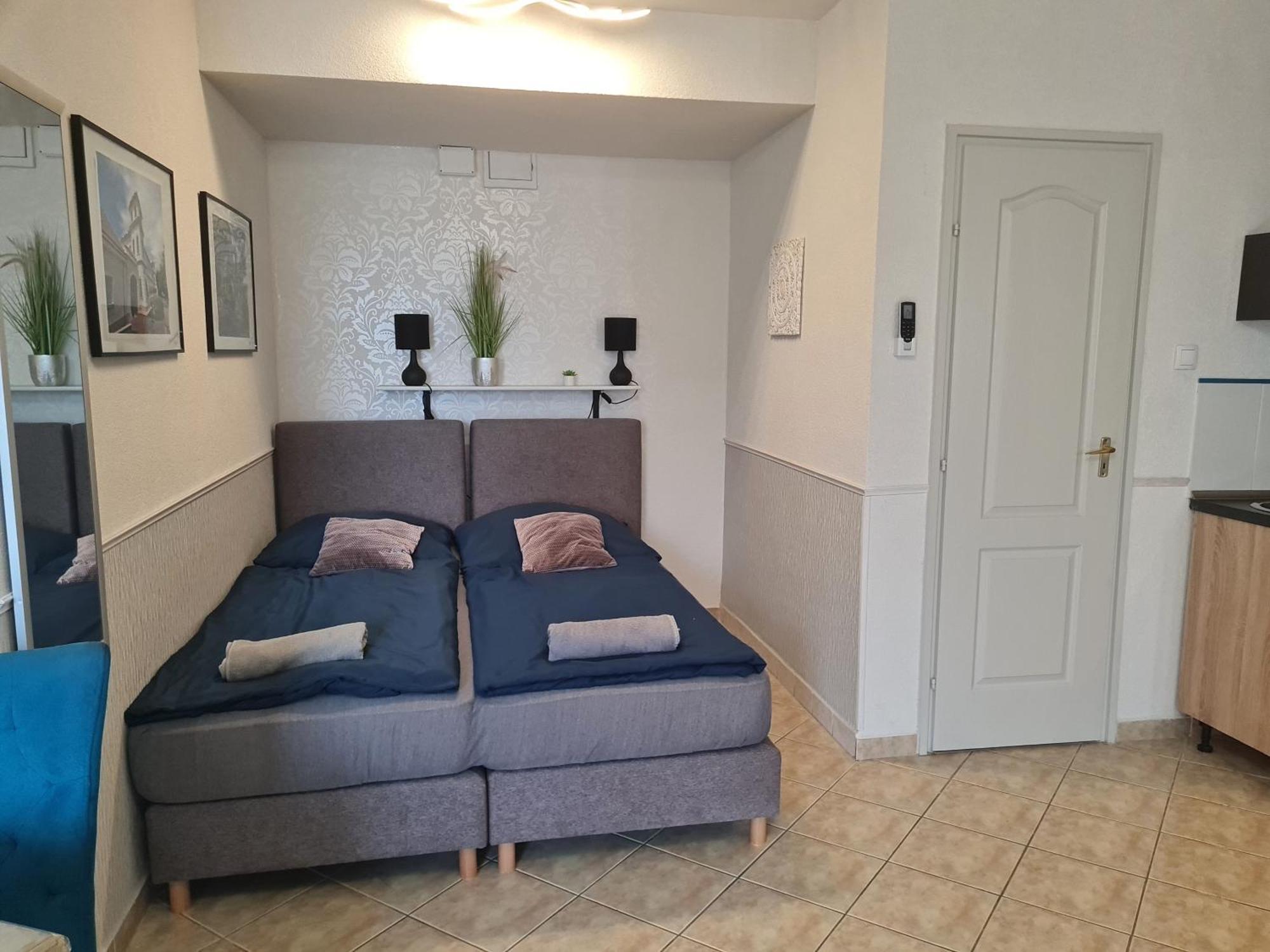 Csever Apartman Tata Extérieur photo